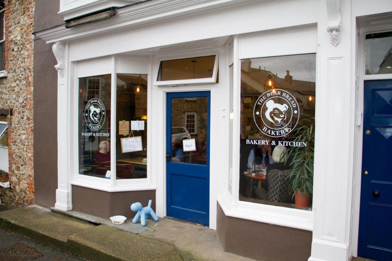 The Bear Bread Bakery B&b, Ensuite Above The Bakery, * Colyton