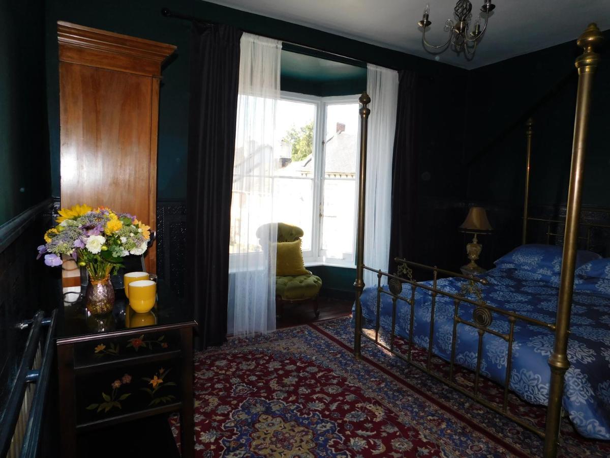 The Bear Bread Bakery B&b, Ensuite Above The Bakery, Colyton